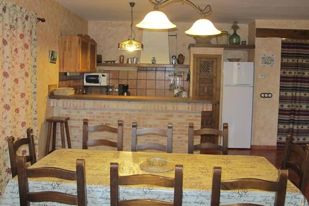 Gran Casa, Lagunas De Ruidera, Bbq, Porche, Chimenea Hébergement de vacances Ruidera